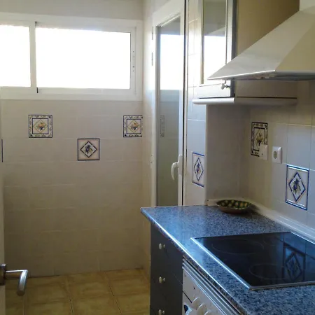 Апартаменты Charming In With Shared Pool *