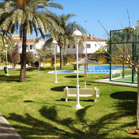 Charming In With Shared Pool شقة دينايا