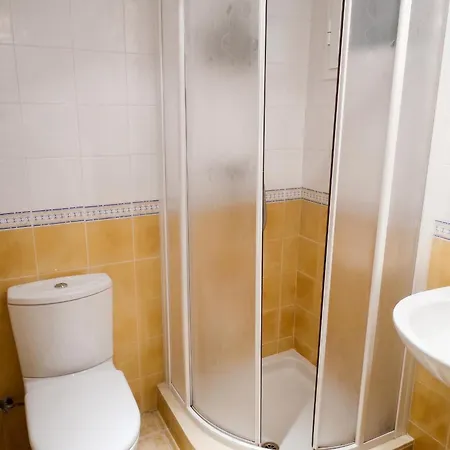 Charming In With Shared Pool Apartment