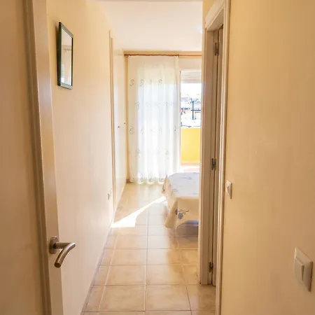 Apartamento Charming In With Shared Pool