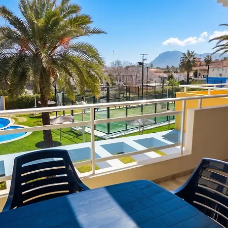 Charming In With Shared Pool Lägenhet Denia