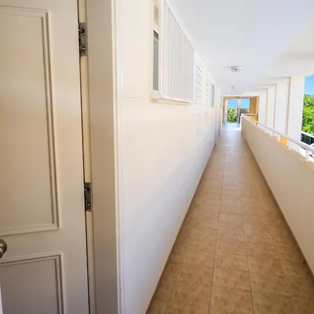 Charming In With Shared Pool Apartment *