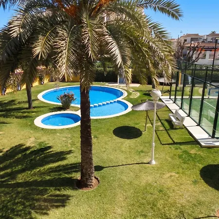 Lägenhet Charming In With Shared Pool *
