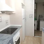 아파트 Charming In With Shared Pool