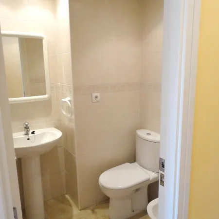 Charming In With Shared Pool Daire
